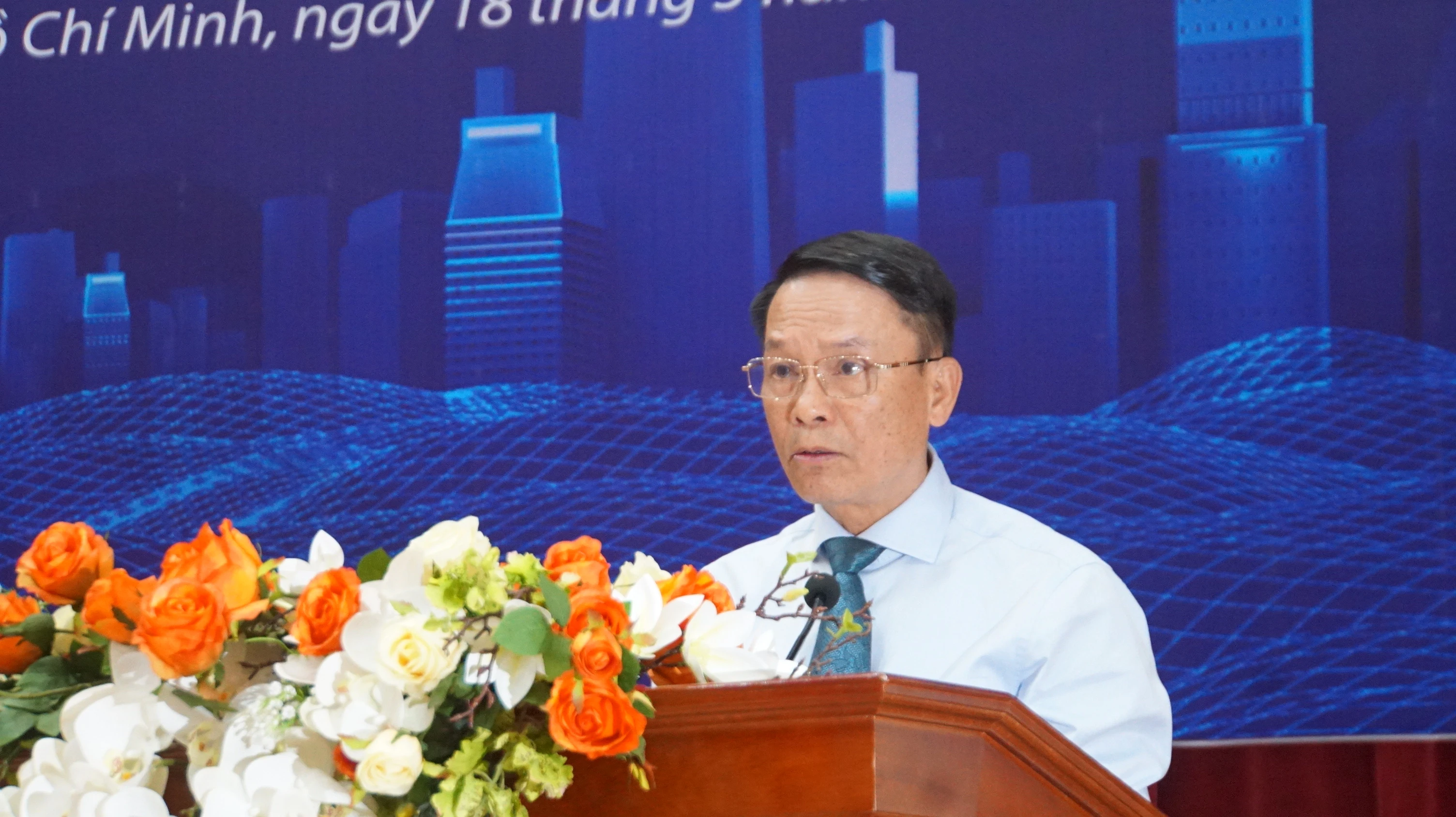 Ông Nguyễn Đức Lợi, Phó Chủ tịch Thường trực Hội Nhà báo Việt Nam phát biểu tại Hội nghị Sơ kết Quyết định 558. (Ảnh: Mạnh Tùng)