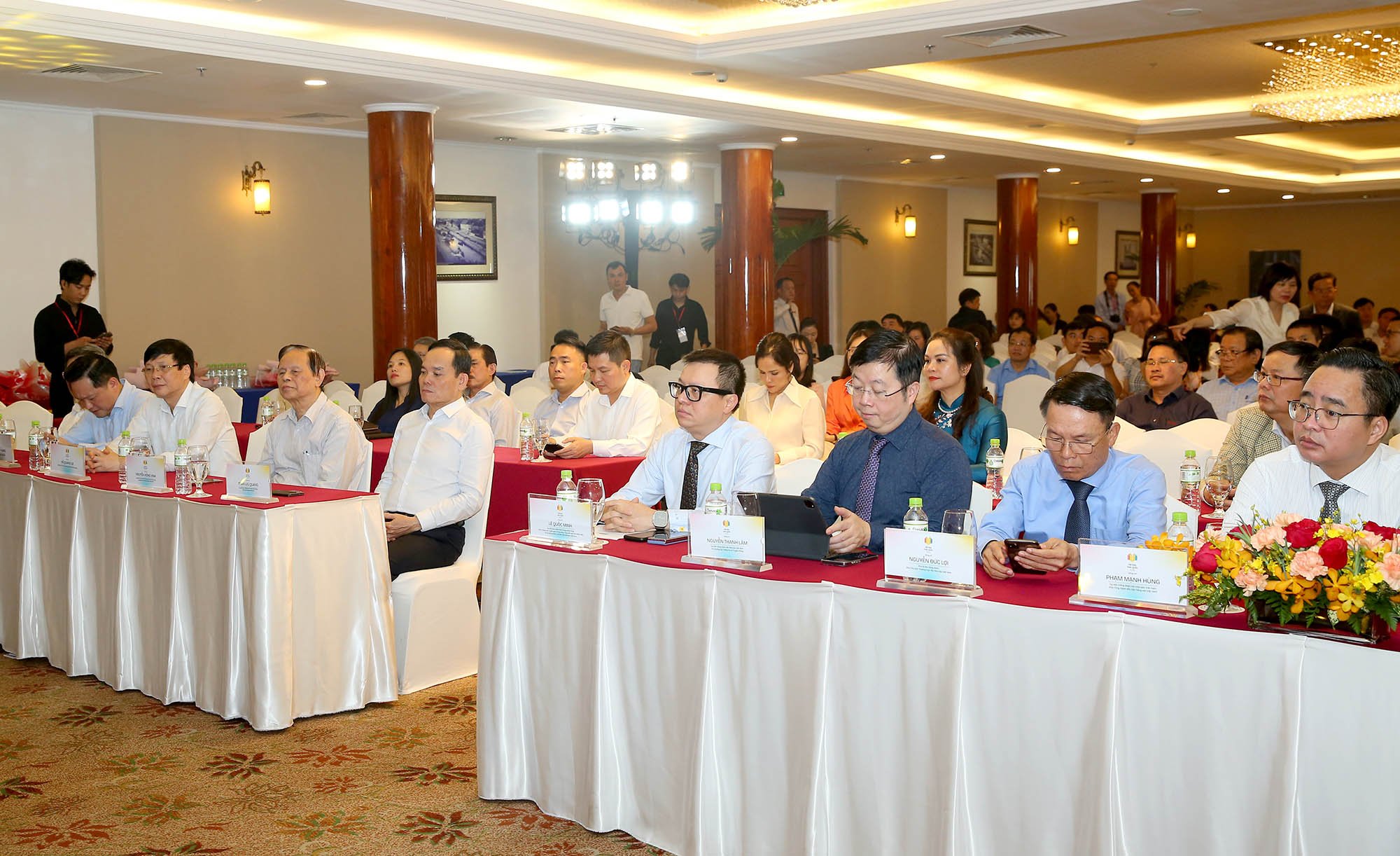 Các đại biểu dự lễ bế mạc Diễn đàn Báo chí toàn quốc năm 2024. (Ảnh: H.P) Các đại biểu dự lễ bế mạc Diễn đàn Báo chí toàn quốc năm 2024. (Ảnh: H.P)