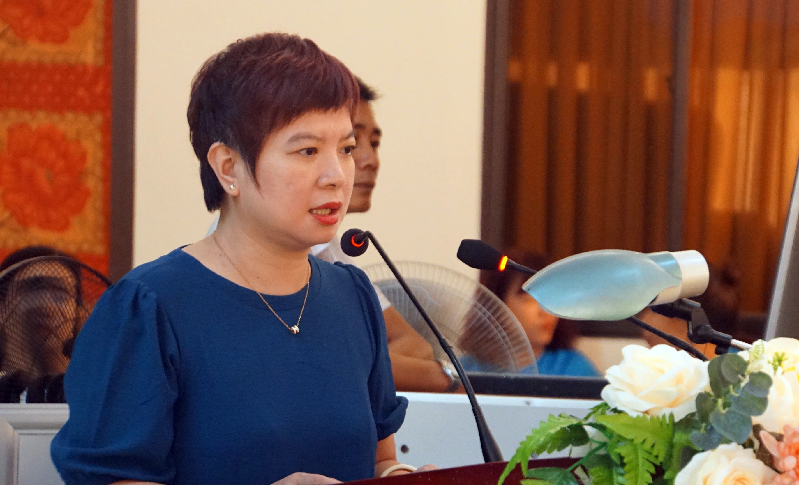 Nhà báo Dương Thị Thanh Hương, Phó Tổng biên tập Báo Giáo dục và Thời đại, phát biểu tại chương trình. Ảnh: Mạnh Tùng