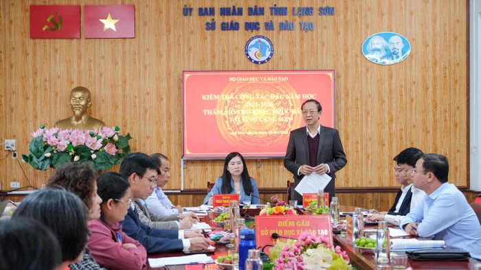 Đoàn công tác của Bộ GD&ĐT kiểm tra tình hình triển khai nhiệm vụ năm học, công tác khắc phục hậu quả thiên tai tại Lạng Sơn.