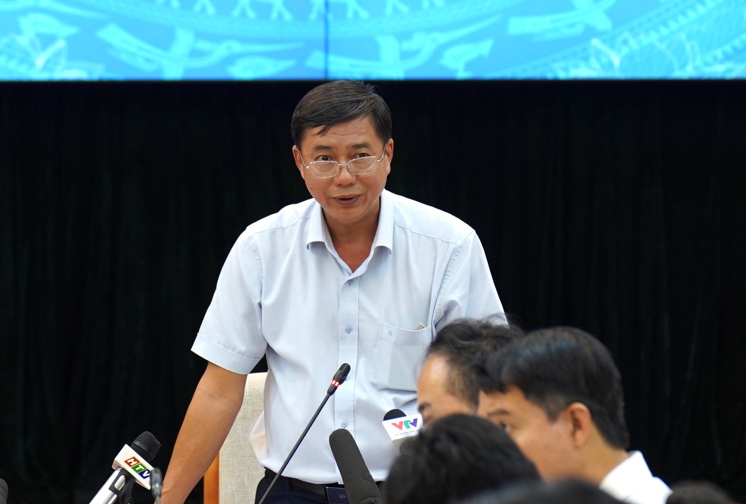 Thiếu tướng Trần Đình Chung, Phó Cục trưởng Cục An ninh chính trị nội bộ (Bộ Công an) trả lời họp báo.