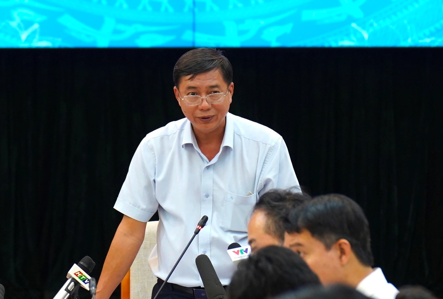 Thiếu tướng Trần Đình Chung, Phó Cục trưởng Cục An ninh chính trị nội bộ (Bộ Công an) trả lời họp báo.