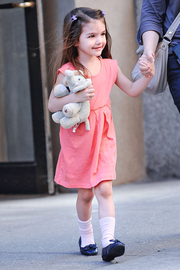 Suri Cruise: Từ công chúa Hollywood đến “cô bé nông thôn” thiếu vắng tình cha ảnh 4 Suri Cruise: Từ công chúa Hollywood đến “cô bé nông thôn” thiếu vắng tình cha ảnh 4
