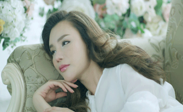 Chạy đua cát-xê, đồ hiệu xe sang và thực tế khắc nghiệt sau ánh hoàng quang showbiz chay dua cat xe do hieu xe sang va thuc te khac nghiet sau anh hoang quang showbiz