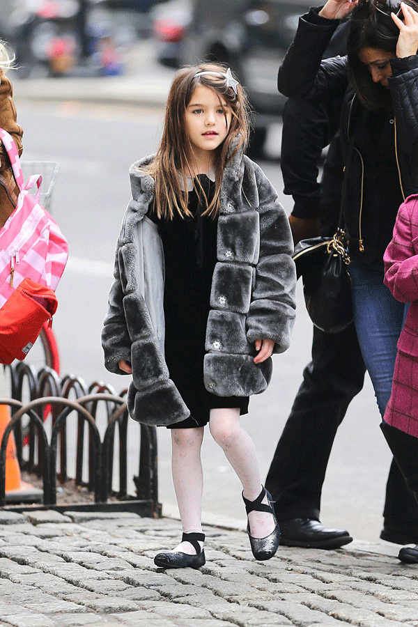 Suri Cruise: Từ công chúa Hollywood đến “cô bé nông thôn” thiếu vắng tình cha ảnh 6 Suri Cruise: Từ công chúa Hollywood đến “cô bé nông thôn” thiếu vắng tình cha ảnh 6