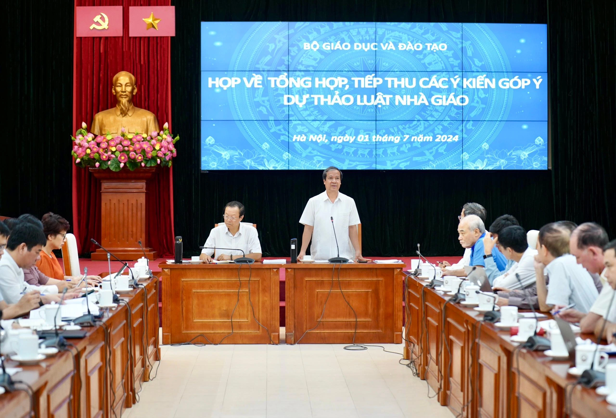 hop luat nha giao.jpg