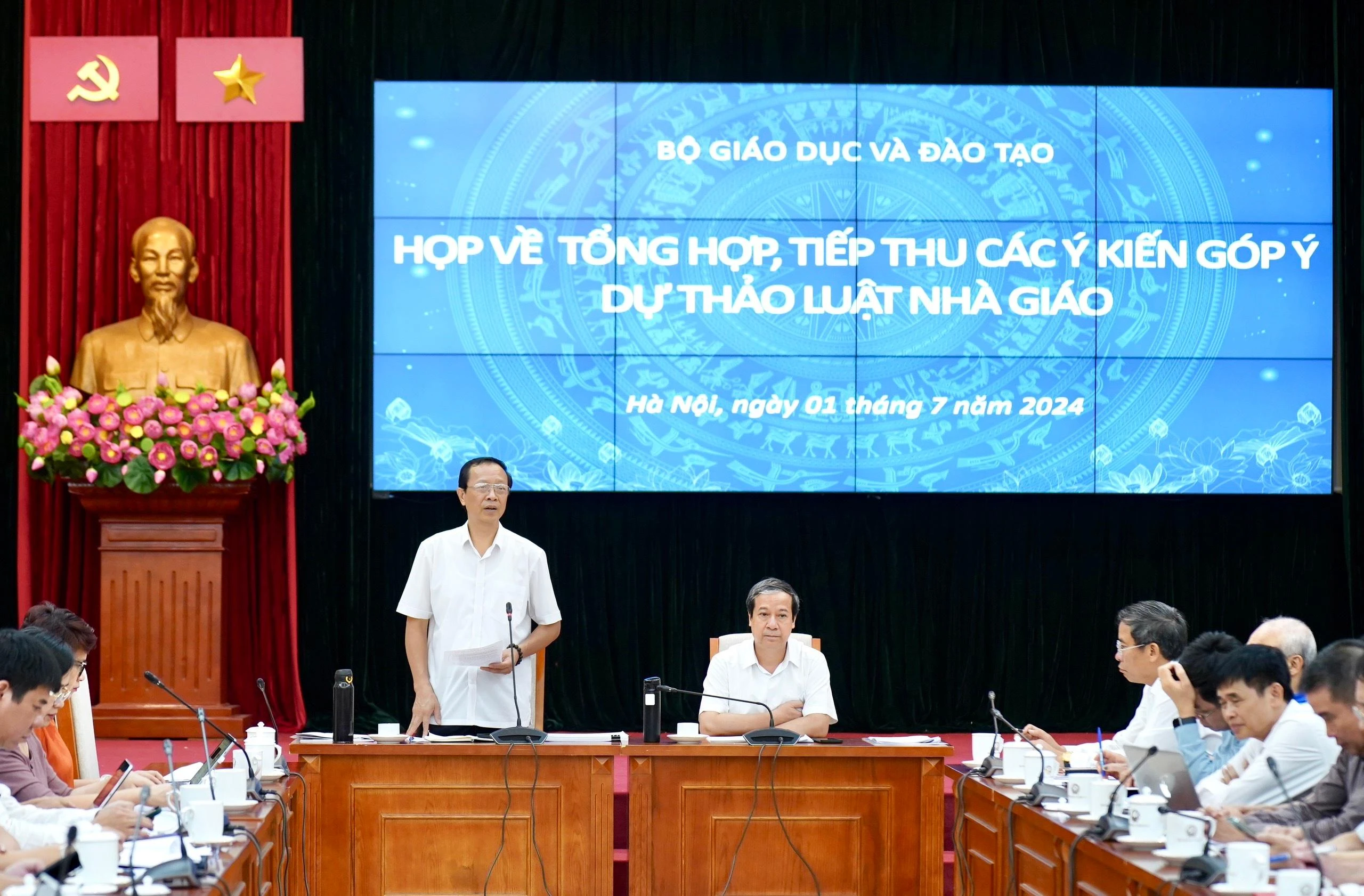 hop luat nha giao1.jpg