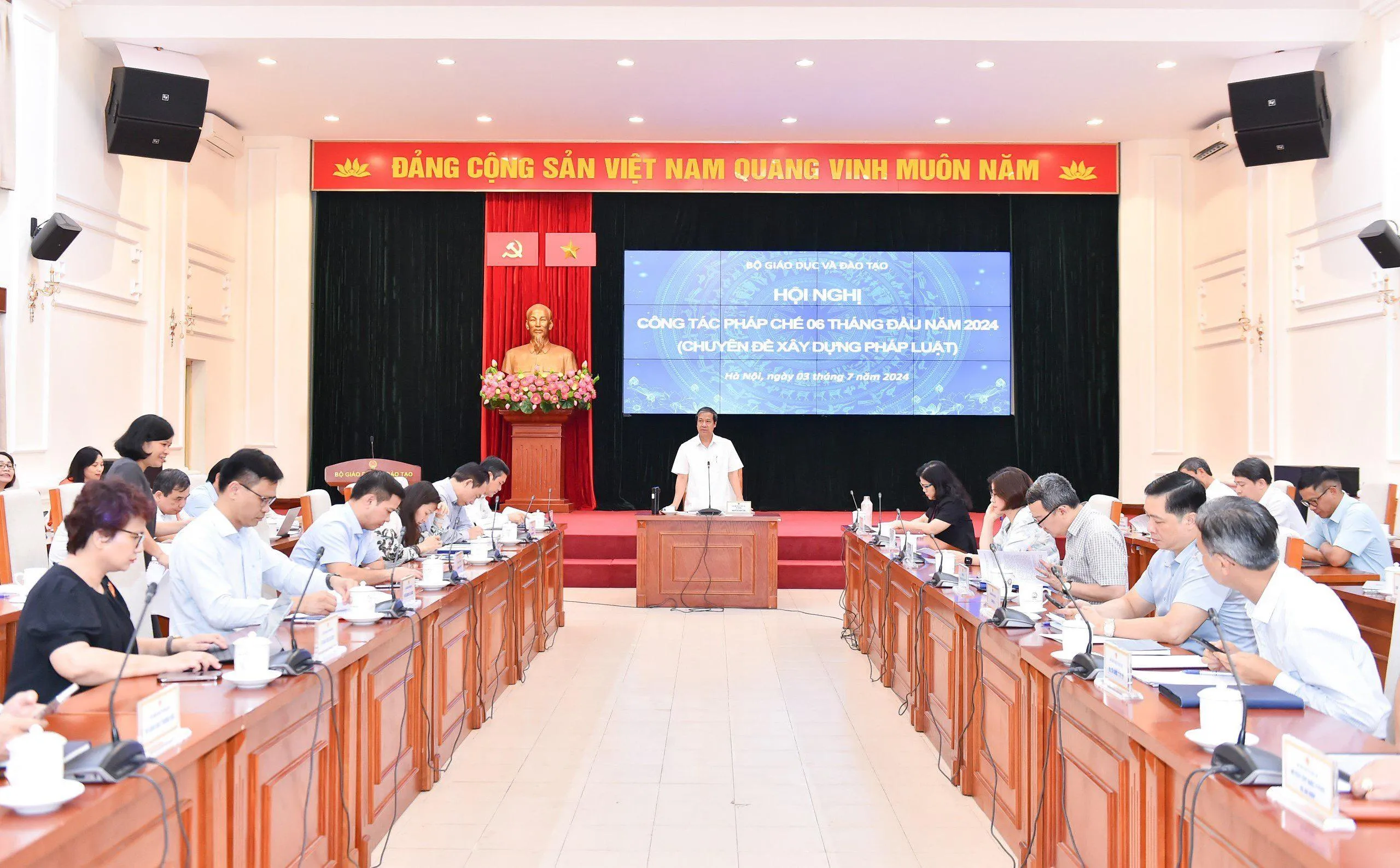 Bộ trưởng Nguyễn Kim Sơn chủ trì hội nghị.