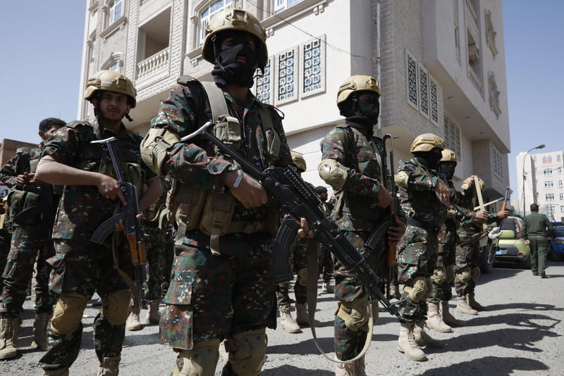 Mặc dù Hezbollah và các nhóm thân Iran ở Iraq đã tăng cường những cuộc tấn công vào Haifa và căn cứ của Mỹ ở Erbil, nhưng phản ứng của lực lượng Houthi trước một yêu cầu có thể đến từ Tehran có lẽ sẽ bị hạn chế. 00yemen-houthis-forces-superjumbo.jpg