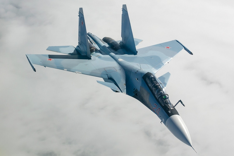 Chiến sự Ukraine nổ ra chỉ vài tuần sau khi Su-30SM2 chính thức đi vào hoạt động, đã mang đến những cơ hội lớn để cải thiện hơn nữa khả năng chiến đấu đối với dòng tiêm kích này. sukhoi-su-30sm-in-flight-2014.jpg