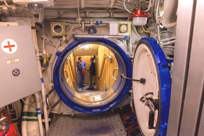 Tàu ngầm tên lửa chiến lược của Liên Xô hoạt động êm ái và tốc độ nhanh chóng hơn so với thời đại nó ra đời. Chiếc tàu đầu tiên của dự án là TK-208 mang tên Dmitry Donskoy. 81aaf6de2431f251647675215.jpg