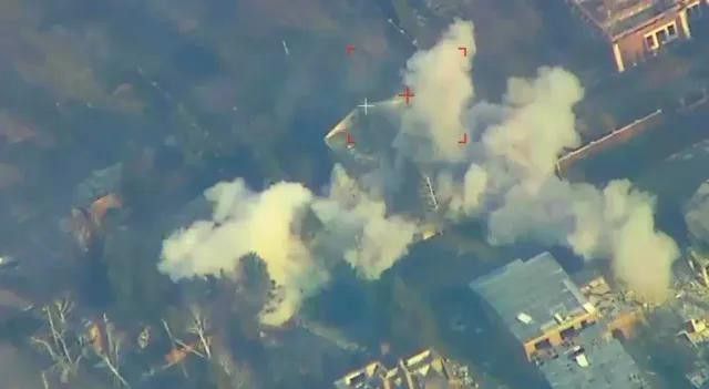 Như đã nêu trong ấn phẩm, chức năng chính của KVO là hoạt động như một trạm chuyển tiếp, tương tác với các máy bay cảm tử FPV. Điều này cho phép hình thành một mạng lưới trinh sát và tấn công mới dựa trên UAV. radioelektronnaya-borba-bespolezna-novyi-bespilotnik-knyaz-veshii-oleg-0pvdm32l-1769183581t.jpg