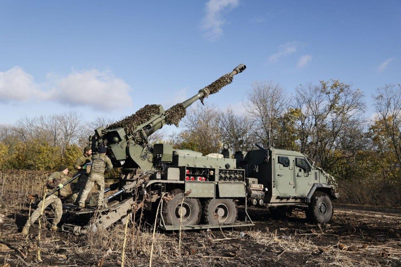 Một yếu tố quan trọng trong gói thỏa thuận này là dự án pháo binh quy mô lớn sản xuất 200 khẩu pháo tự hành Bogdana trên khung gầm Mercedes-Benz Zetros của Đức, với tổng trị giá 750 triệu euro. ukrainian-army-2s22-bohdana-155-mm-nato-standard-sph-self-v0-z415s2vappwb1.jpg