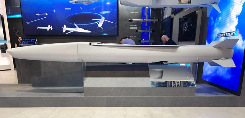 Trong thời gian gần đây, quan hệ giữa Azerbaijan và Nga có nhiều căng thẳng, điển hình như vụ hệ thống phòng không Pantsir-S1 bắn rơi máy bay chở khách của Baku, hay việc quốc gia từng là đồng minh của Nga tuyên bố ủng hộ Ukraine. sas24-rafael-ice-breaker-02.jpg