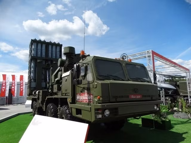 Một bệ phóng mang theo 12 tên lửa, mỗi tên lửa có thể tiêu diệt chính xác mục tiêu đã định. Tầm bắn tối đa là 60 km, trần bay 30 km. Thời gian đưa vào trạng thái sẵn sàng chiến đấu sau khi hành quân chỉ vỏn vẹn 5 phút. dsc03946-min.jpg