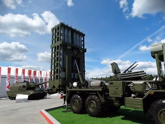 Mặc dù được đưa vào sử dụng tương đối gần đây, nhưng trong khuôn khổ chiến dịch quân sự đặc biệt, S-350 đã chứng tỏ được khả năng độc đáo của mình trong việc tiêu diệt nhiều loại vũ khí tấn công đường không của đối phương. dsc03951-min.jpg