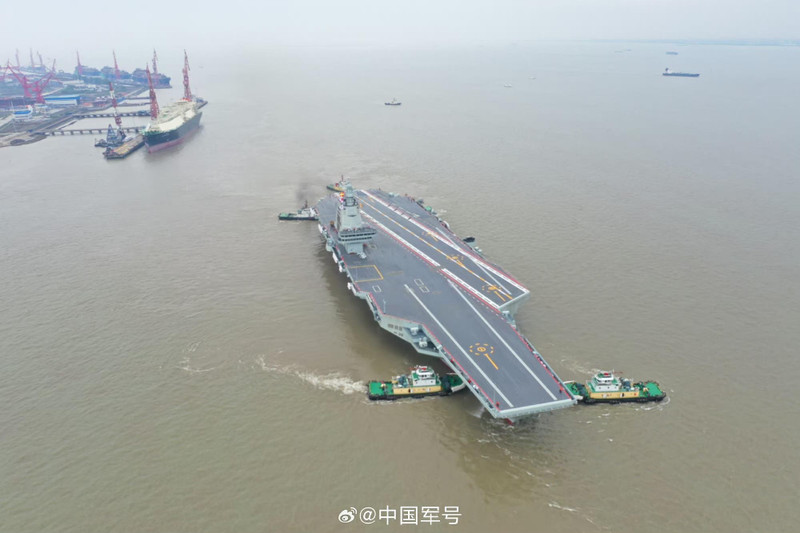 Các quan chức Bắc Kinh nhấn mạnh rằng tàu sân bay mới này sẽ tăng cường đáng kể khả năng tác chiến tầm xa của hạm đội, đánh dấu thời kỳ Hải quân Trung Quốc cạnh tranh sòng phẳng về sức mạnh trên biển với Mỹ. clear-images-of-the-chinese-type-003-fujian-carriers-recent-v0-2jp76dp72rxc1.jpg