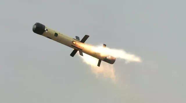 Bộ Quốc phòng Canada trước đó đã tuyên bố rằng, vì lợi ích của việc nhanh chóng bàn giao các tên lửa mới cho nhiệm vụ ở Latvia, không có cuộc thử nghiệm bắn đạn thật hoặc trình diễn nào được tiến hành trong quá trình lựa chọn: novye-problemy-s-izrailskimi-ptur-spike-lr2-u-kanadskih-voisk-v-latvii-pqi2ix3o-1769165221t.jpg