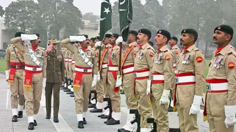 Ngoại trưởng Pakistan - ông Ishaq Dar mới đây tuyên bố Islamabad đã gửi cảnh báo Iran không được tấn công Saudi Arabia, nếu không sẽ hứng chịu những đòn đáp trả mạnh mẽ. 73b867ab37-485978471-966097532381111-4388857474900.jpg