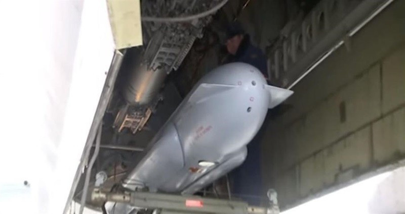 Điều đáng nhớ là tên lửa Kh-22 được sử dụng trên chiến trường, đây không phải loại mới nhất mà được chế tạo từ thời Liên Xô, nó có thể đạt tốc độ Mach 4,6 (5.635 km/h) và hầu như không thể bị lực lượng phòng không Ukraine phá hủy. image-3.jpg