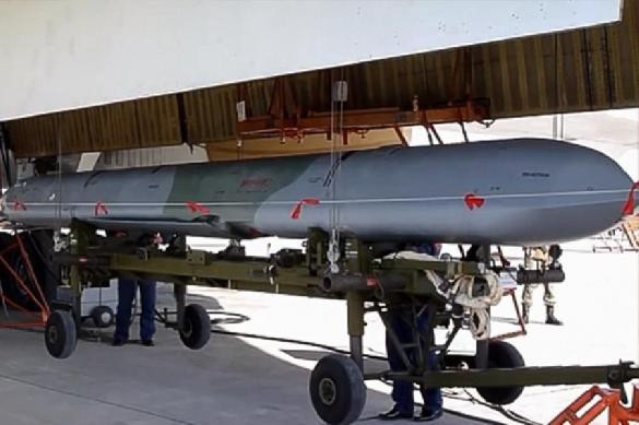 Ngoài ra còn có thông tin về các loại vũ khí khác dành cho máy bay ném bom tiền tuyến Su-34 và oanh tạc cơ chiến lược Tu-22M3, chúng sẽ sớm xuất hiện ngoài thực địa trong thời gian sắp tới. image.jpg