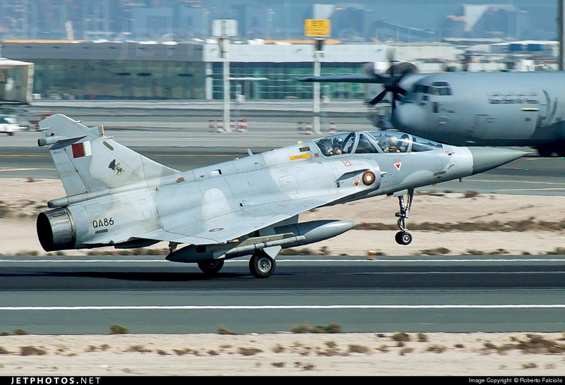 Qatar đã cố gắng bán phi đội gồm 9 chiếc Mirage 2000-5EDA một chỗ ngồi và 3 chiếc Mirage 2000-5DDA hai chỗ ngồi mà họ mua từ thập niên 1990 trong nhiều năm qua. 20876-1406026808.jpg