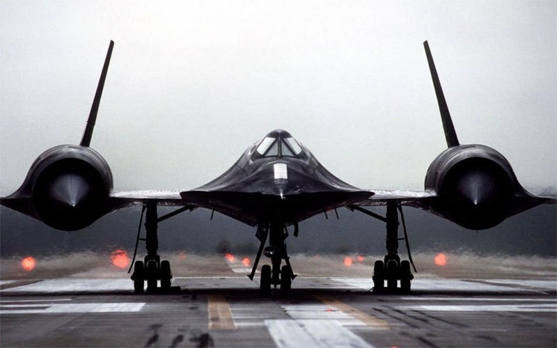 may-bay-do-tham-my-sr-71-tung-chet-hut-tren-bau-troi-viet-nam-the-nao.jpg