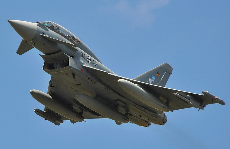 eurofighter-typhoon-ef2000-2.jpg