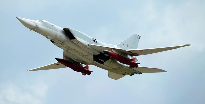 modified-tu-22m3-with-x-32-prototypes.jpg
