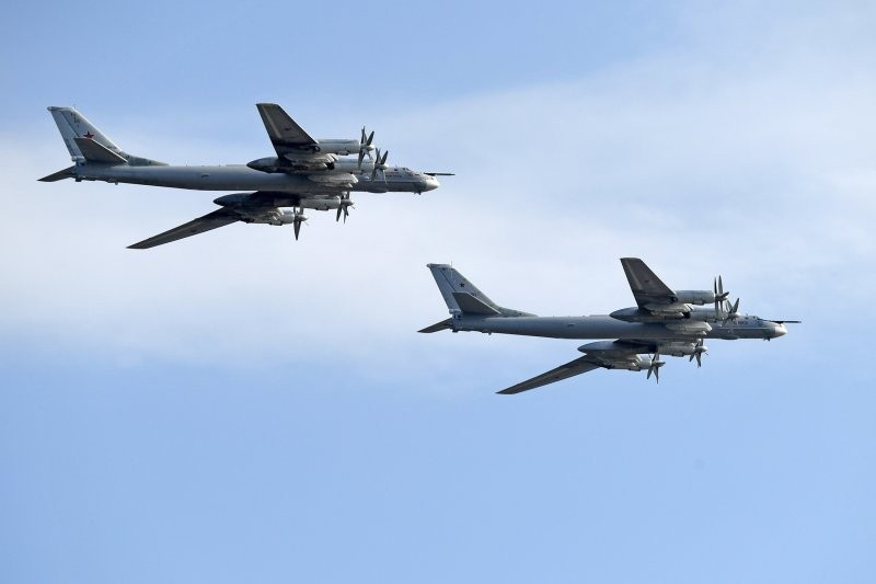 Tu-95 đã được sử dụng trong cuộc xung đột quân sự ở Syria, nơi nó phóng tên lửa hành trình vào mục tiêu cách xa hàng nghìn km. Những hoạt động này chứng minh sự phù hợp của Bear trong thời đại mà máy bay ném bom phản lực và máy bay không người lái thống trị. ria-6622134hr-aa9.jpg