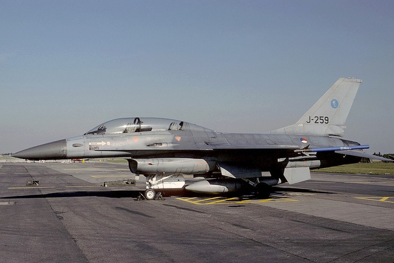 general-dynamics-fokker-f-16b-fighting-falcon-401-netherlands-air-force-an1873606.jpg