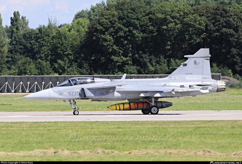 9235-czech-air-force-saab-jas-39-gripen-planespottersnet-1109777-79a12221be-o.jpg