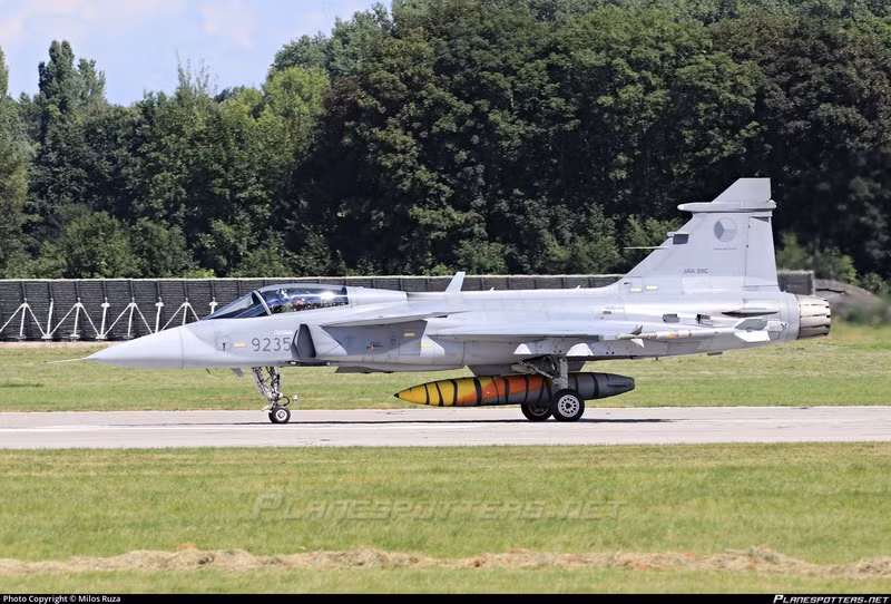 9235-czech-air-force-saab-jas-39-gripen-planespottersnet-1109777-79a12221be-o.jpg