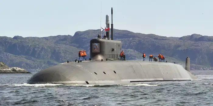 Như Tư lệnh Hải quân Nga nói thêm, tàu ngầm Borei chắc chắn sẽ phục vụ cho đến giữa thế kỷ này, và thậm chí có thể lâu hơn nữa. Xét cho cùng, dự án này sở hữu tiềm năng hiện đại hóa đáng kể. 61852fae23745d0018252eb0.jpg