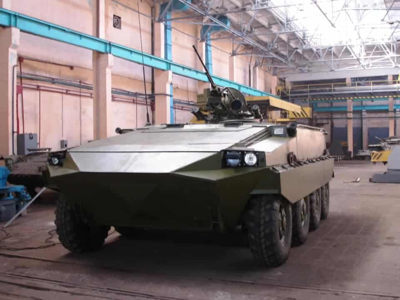 Có lẽ sản phẩm phát triển lạ lùng nhất của họ là xe chiến đấu bộ binh bánh lốp hạng nặng K-64. Nó được chế tạo bằng cách sử dụng thân xe, các bộ phận và cụm lắp ráp của xe tăng T-64. fq3gjbdx0aaw4xp.png