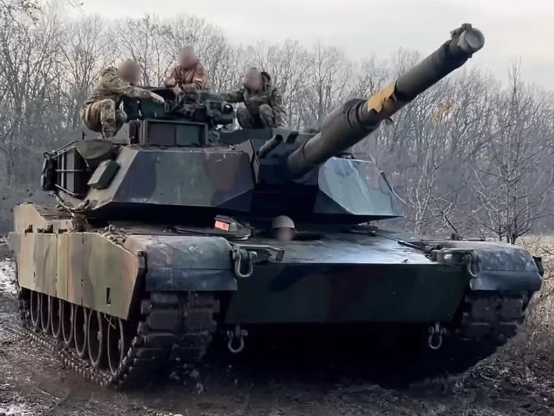 Ấn phẩm NI nói rõ: "Có tới 87% xe tăng chiến đấu chủ lực M1 Abrams của Ukraine đã bị phá hủy, bị bắt hoặc bị mất kể từ khi chúng được chuyển giao lần đầu tiên". m1a1-cua-ukraine-1823-5148.png