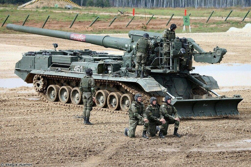 Đáng kể nhất là Malka có khả năng phối hợp với máy bay không người lái trinh sát, khẩu đội sẽ nhận thông tin về mục tiêu và được điều chỉnh hỏa lực trực tiếp, mang lại độ chính xác vượt trội. 03f1d7b347bbd41d2017eb4d361696ea.jpg