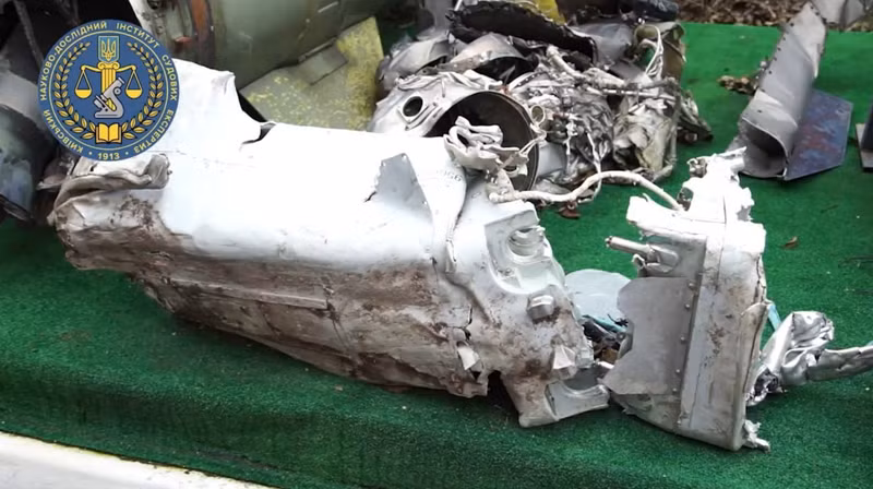 " Một tên lửa hành trình Kh-69 mang đầu đạn chùm đã bị bắn hạ tối nay ", báo cáo cho biết. Bên cạnh đó theo ghi nhận, tên lửa Nga có phần đầu đạn như vậy lần đầu tiên được phát hiện ở Ukraine. screenshot-7-5-6695.jpg