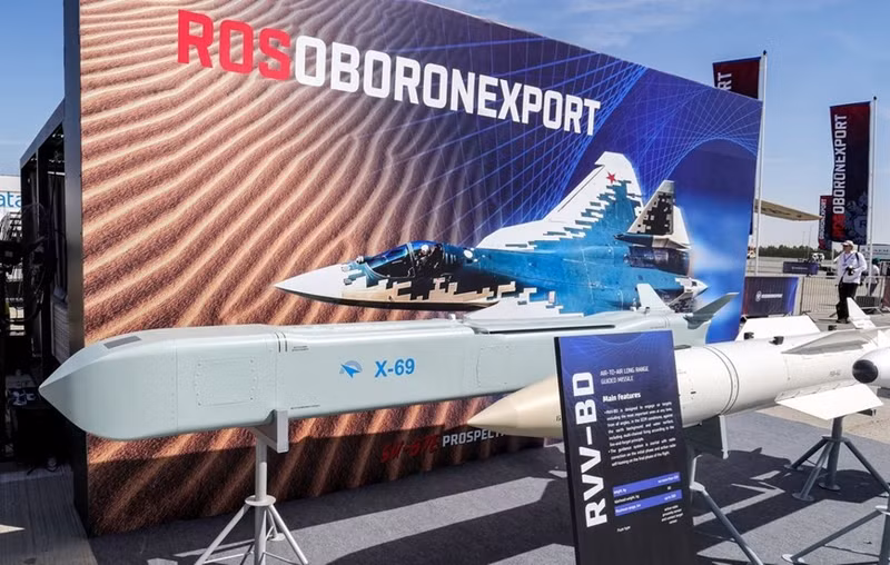 Những xác nhận đầu tiên về cuộc tấn công của tên lửa Kh-69 với đầu đạn nổ mạnh xuyên thấu được công bố vào tháng 2 năm 2024. Không quân Nga cũng đã sử dụng tên lửa hành trình Kh-69 mới nhất để tấn công Trypil TPP vào tháng 4 năm nay. a1-4018.jpg