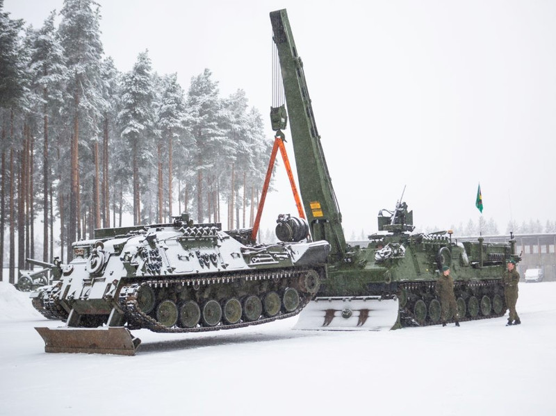 Những quyết định gần đây về việc thành lập một tiểu đoàn xe tăng và các tiểu đoàn bộ binh cơ giới bổ sung đòi hỏi phải tăng đáng kể khả năng sửa chữa - cứu kéo phương tiện hư hỏng ngoài chiến trường của lực lượng mặt đất. norwegian-wisent-2-arv-1024x767.jpg