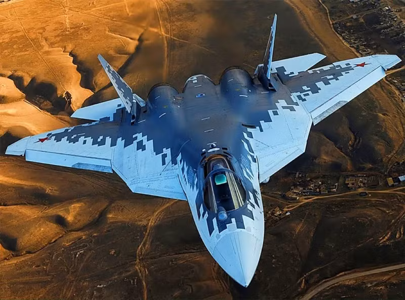 Ông Johnson khẳng định rằng vì máy bay chiến đấu Su-30MKI thế hệ thứ tư của Ấn Độ, được sản xuất nội địa hóa tại chỗ có giá gấp đôi so với Su-30SM của Nga, nên chi phí sản xuất tiêm kích Su-57 cho New Delhi cuối cùng sẽ cao gấp đôi so với chi phí mà Moskva phải trả. may-bay-chien-dau-su-57.jpg