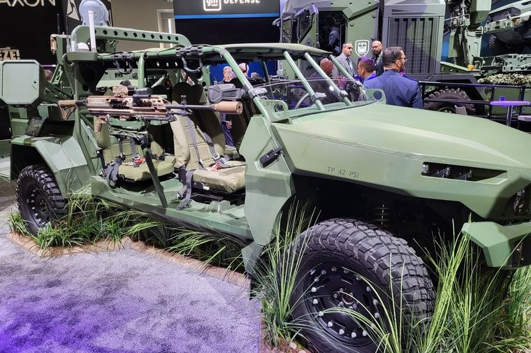 Với khả năng cơ động bằng máy bay C-130 và hoạt động tốt trong môi trường biệt lập, các lữ đoàn như vậy có thể nhanh chóng hỗ trợ nhiệm vụ răn đe hoặc ứng phó với nhiều mối đe dọa mà không cần cơ sở hạ tầng phức tạp. 7dafd004d3e6531780a2a614a2ececf2.jpg