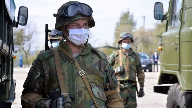 "Cuối cùng chúng ta sẽ chuyển sang sử dụng các loại vũ khí tương tự như ở phương Tây, theo tiêu chuẩn NATO, điều này sẽ giúp Moldova tiếp cận được nguồn cung cấp hậu cần, đạn dược và phụ tùng thay thế". soldati-e1591260078957.jpg