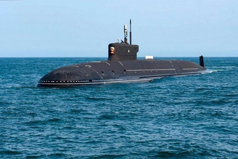 Nhưng Hải quân Nga không dừng lại, họ đang tích cực phát triển thế hệ tàu ngầm hạt nhân thứ năm có tên gọi Artuk, được trang bị những hệ thống tinh vi nhất về vũ khí và thông tin liên lạc. 2p-2k-new-d61-b89.jpg