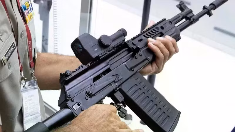 Ông Putin đã cảm ơn các nhân viên của Cơ quan Hợp tác Kỹ thuật Quân sự Liên bang Nga và Công ty Rosoboronexport, cũng như các đội ngũ của các doanh nghiệp công nghiệp quốc phòng, vì công việc tận tâm và chúc họ tiếp tục thành công. 4ca5c1f6-7e32-4d7d-bd34-4cc83700c2b7-large16x9-ap18233665399725.jpg