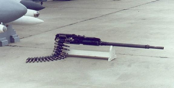 Khẩu pháo này là trang bị tiêu chuẩn trên nhiều loại máy bay chiến đấu và tấn công do Nga sản xuất, bao gồm các dòng tiêm kích MiG-29, Su-27, Su-30, Su-35 và cả oanh tạc cơ tiền tuyến Su-34. gsh-301-cropped.jpg