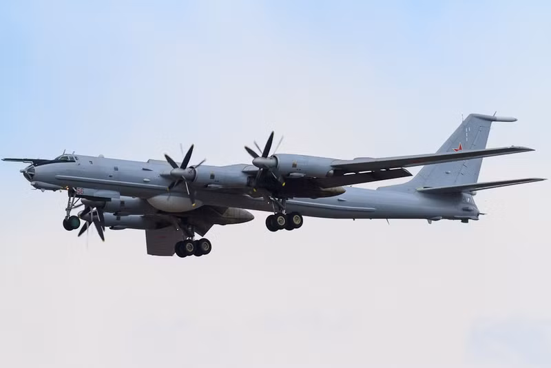 tupolev-tu-95-6906568850.jpg