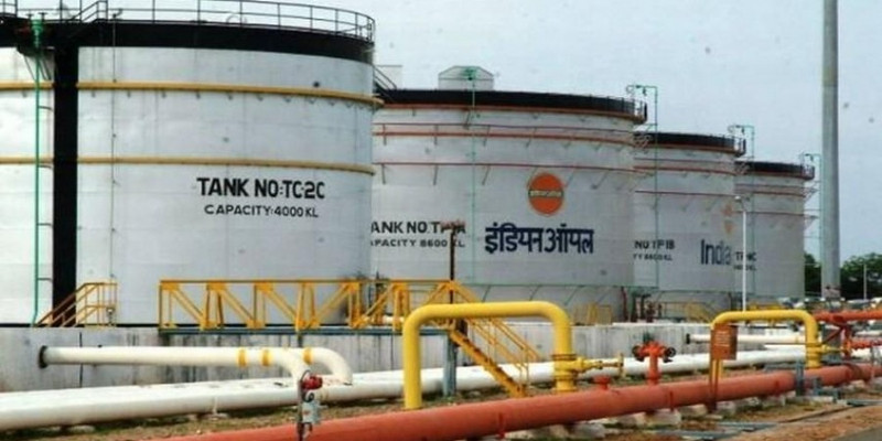 Chỉ trong vài ngày qua, các tập đoàn dầu khí quốc doanh Ấn Độ (Indian Oil Corp) và Bharat Petroleum Corp đã đồng ý mua khoảng 10 lô hàng dầu thô của Nga, bao gồm cả dầu Ural. veau5ooh-iocl-5.jpg
