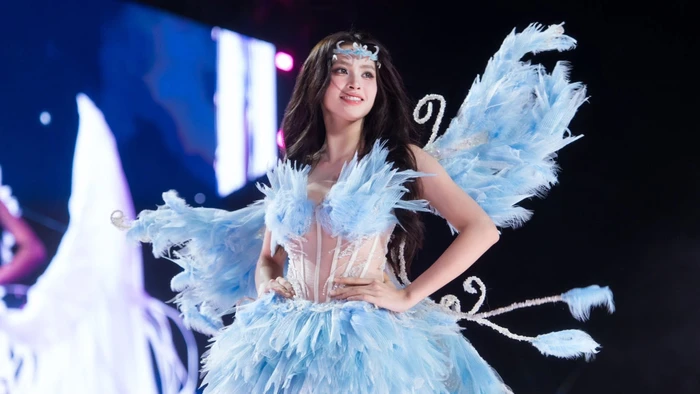 Hoa hậu Tiểu Vy 'lột xác' ấn tượng như thiên thần Victoria’s Secret