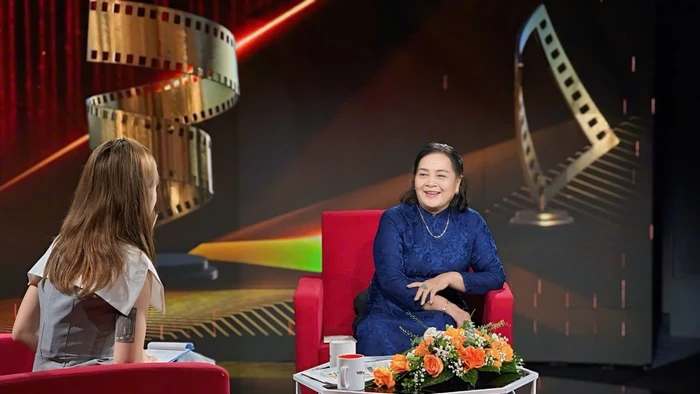 NSND Ngọc Lan bồi hồi nhớ lại kỉ niệm khó quên trong Lửa trung tuyến